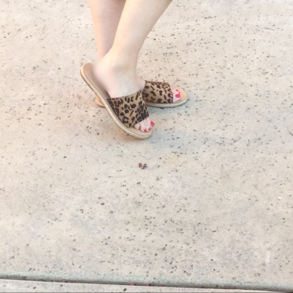 SUMMER CLEARANCE ‼️5 🌟Leopard Espadrille Slides - Picture 5 of 5